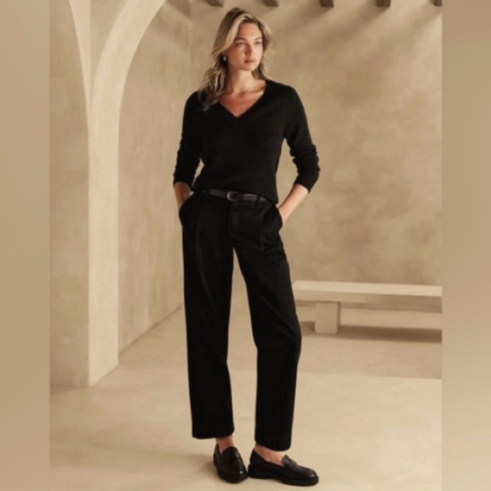 Banana Republic Factory Luxe Mid-Rise Straight Jean, Black, Size 6P, NWT